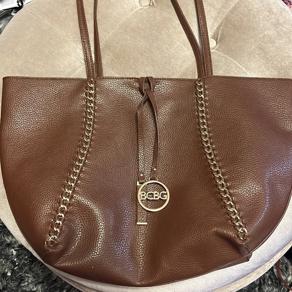 BCBG brown and gold shoulder bag with wide open space inside - Picture 4 of 9